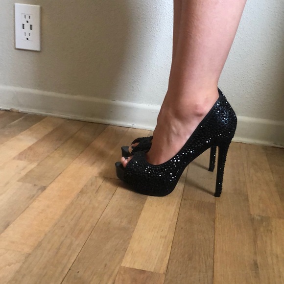 Heels - Picture 4 of 4